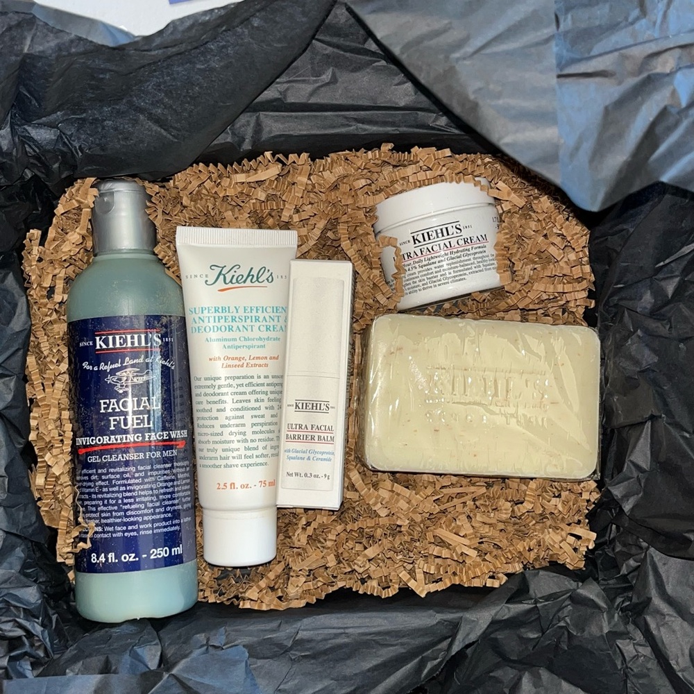 Kiehl’s skincare bundle!! All brand new and never opened! $150 value